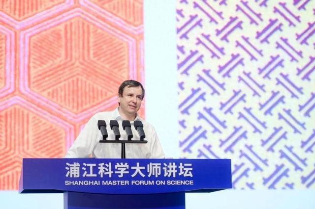 菲尔兹奖得主谈 AI 通过辩论式交互探索数学猜想主题相关图片